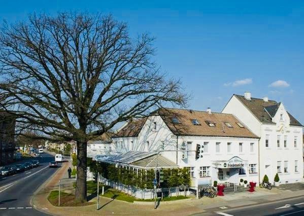 Hotel Friedenseiche Neukirchen-Vluyn Exterior photo